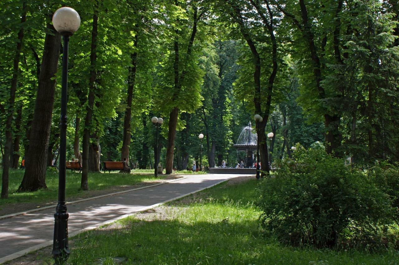 Independence Square - Khreschatyk. View On Independence Sq. Fountains Kiew Exterior foto