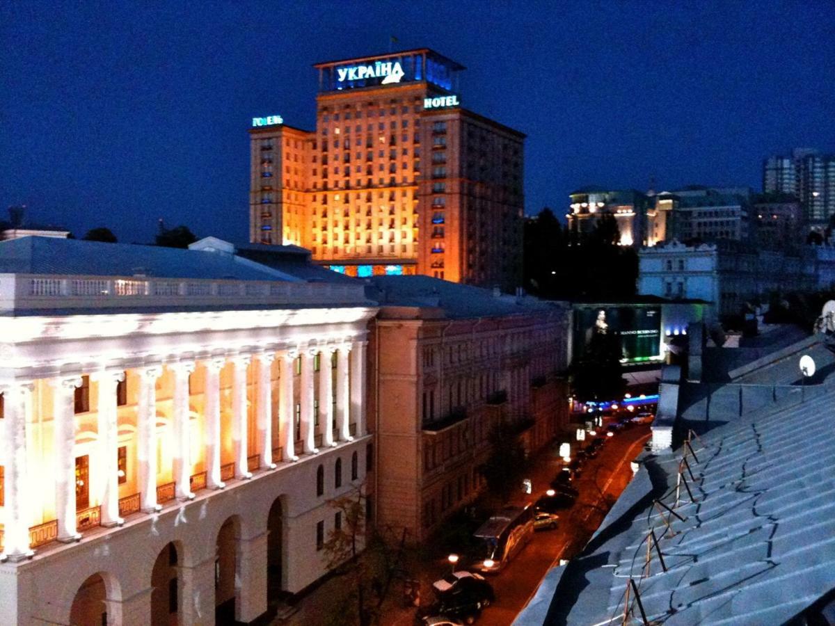 Independence Square - Khreschatyk. View On Independence Sq. Fountains Kiew Exterior foto