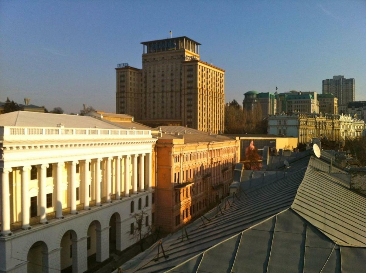 Independence Square - Khreschatyk. View On Independence Sq. Fountains Kiew Exterior foto